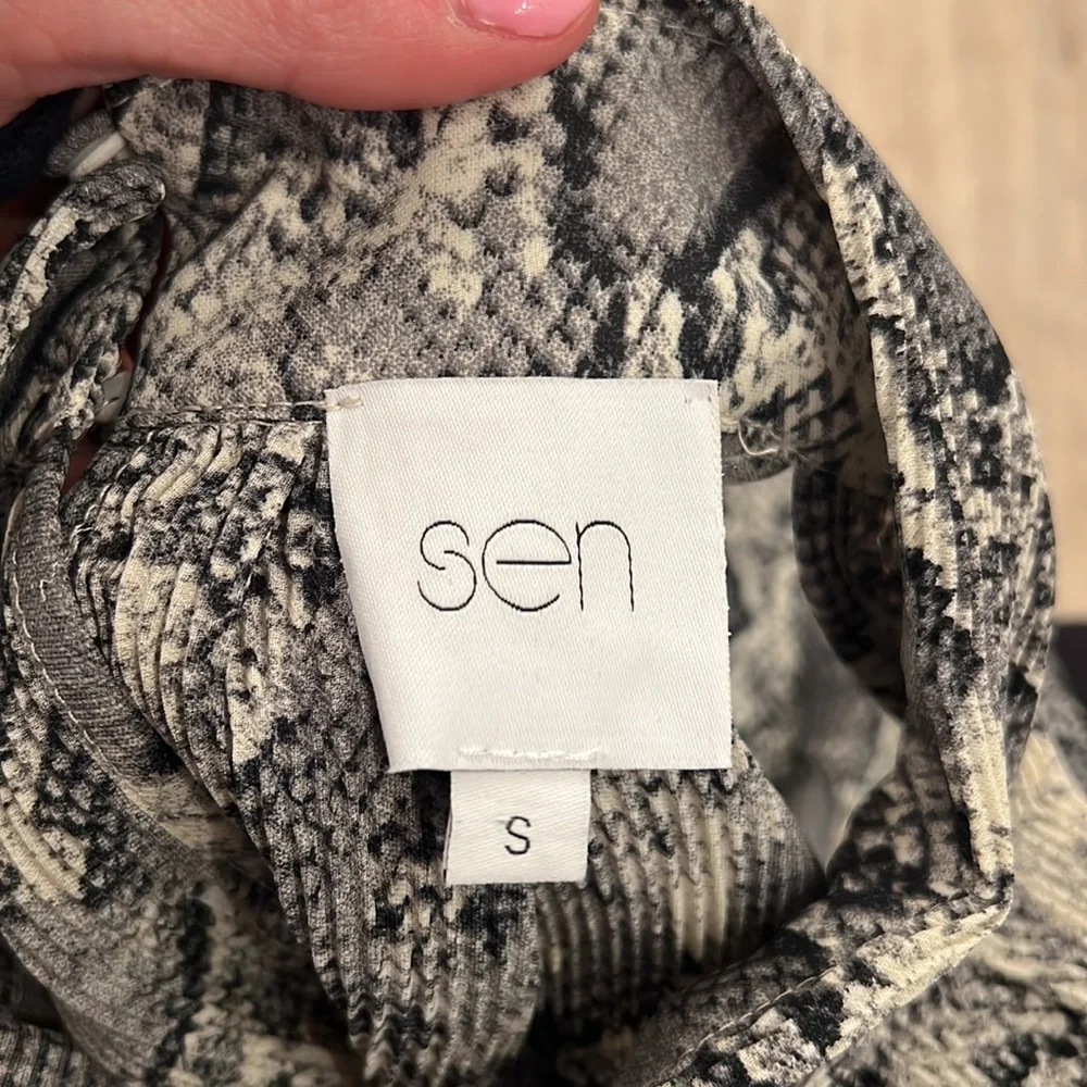 Sen Python Print Halter Top | Snakeskin Print | Size S | Miami Designer - Picture 7 of 9